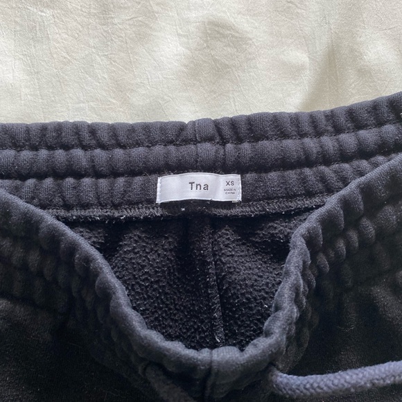 Joggings Aritzia. - Picture 2 of 2